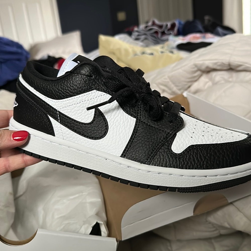 Women’s Air Jordan 1 low SE Homage